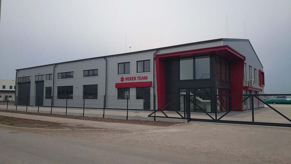 Használatbavételi engedélyt kapott a VEKER TEAM 1000 m2-es logisztikai csarnoka / projektellenőr.: Biblio, Deák 2026.03.26.